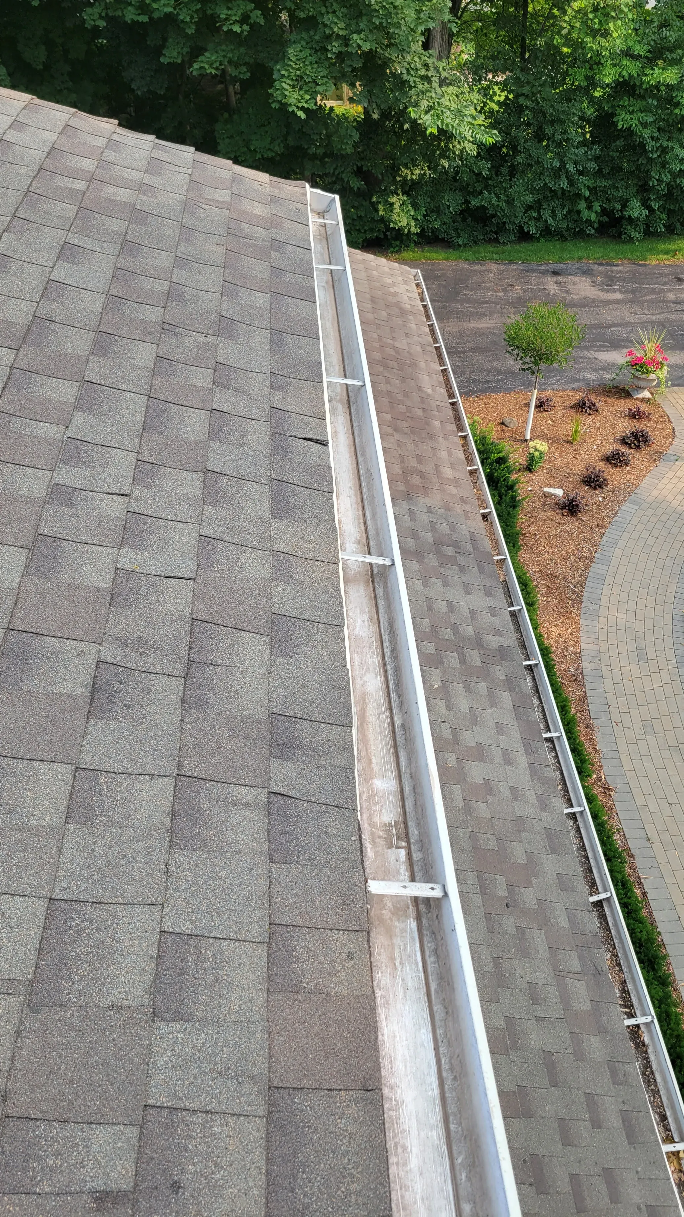 Gutter service Milwaukee